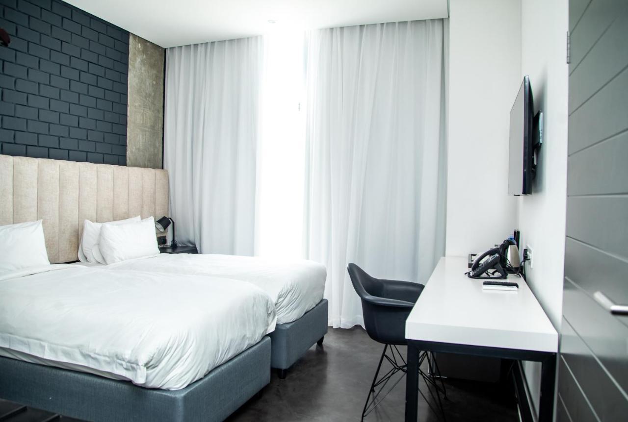 The Urban Hotel Lusaka Kültér fotó