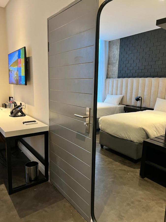 The Urban Hotel Lusaka Kültér fotó